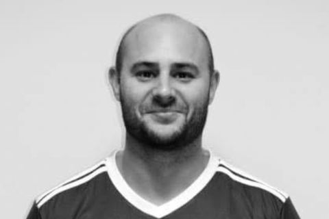 Un cunoscut fotbalist din Franța a murit la 23 de ani! Sportivul s-a prăbușit în vestiar, chiar sub privirile colegilor